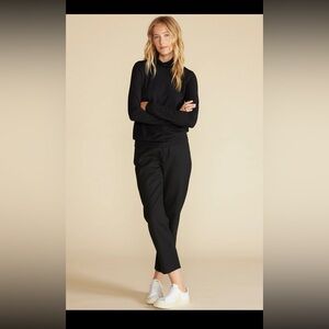 Great for Xmas!! NWT tapered tailored ankle trouser.